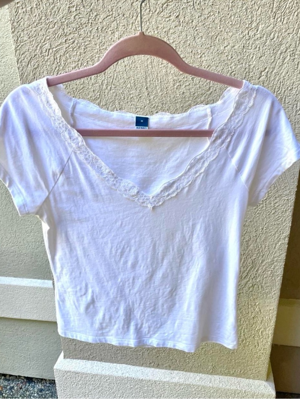 Old Navy White Lace-Trim V-Neck Short Sleeve Tee